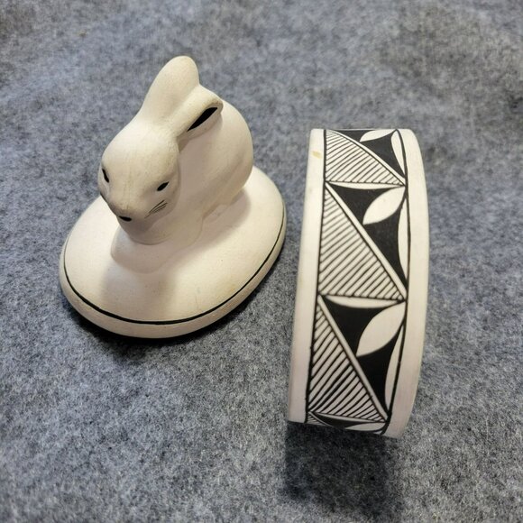 Vintage Acoma Pottery Rabbit Oval Trinket Box Black & White Geometric Design - Picture 7 of 13
